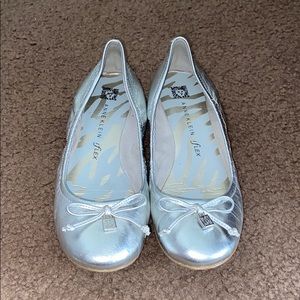 Anne Klein iFlex Flats